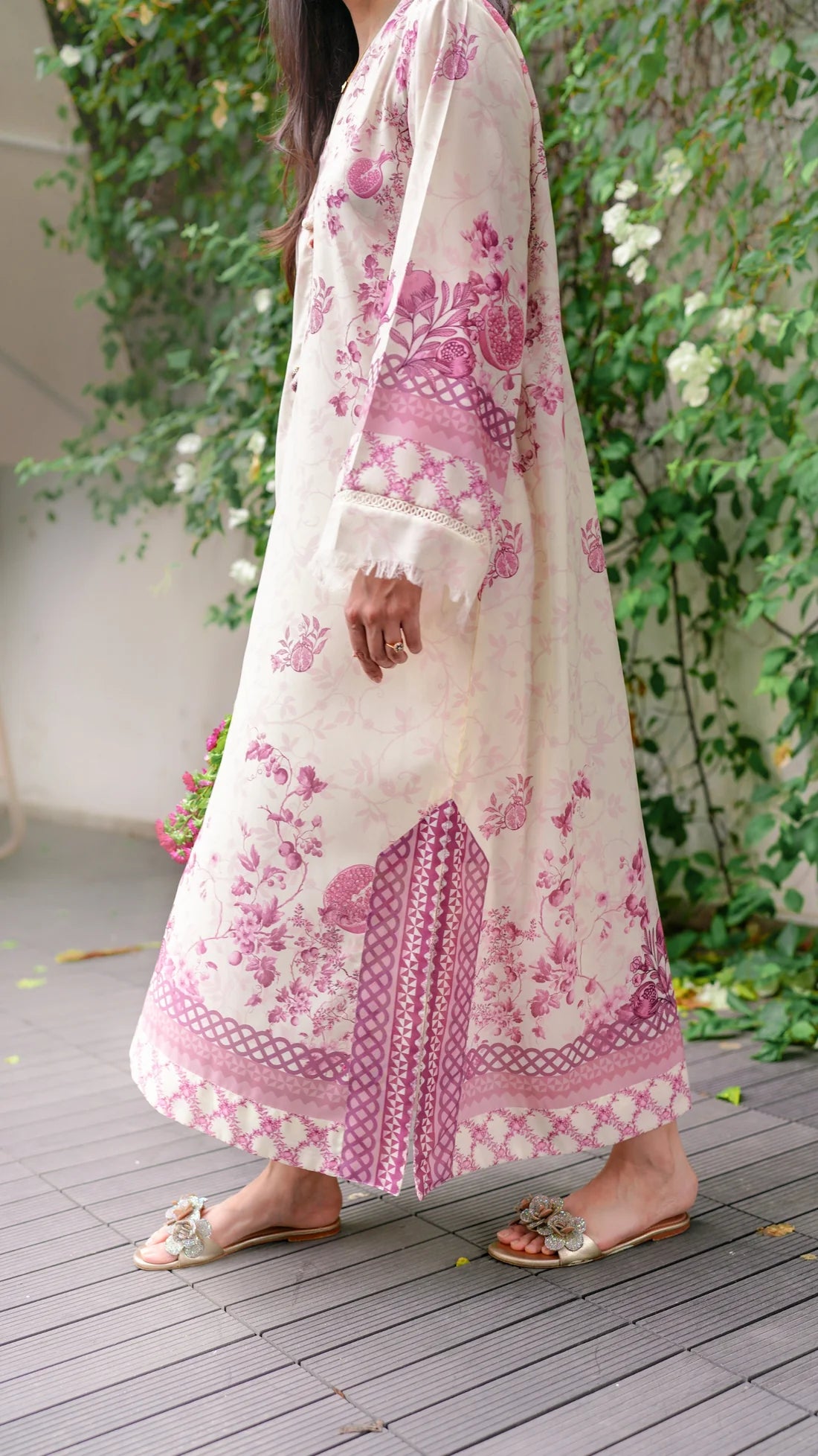 EIRA KAFTAN AND IZAAR