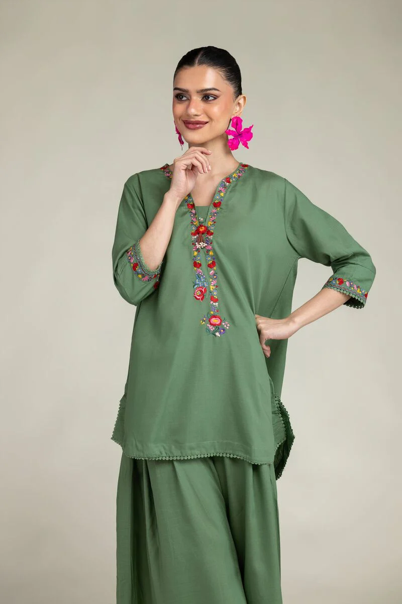GREEN FLORAL EMBROIDERED RAW SILK SUIT