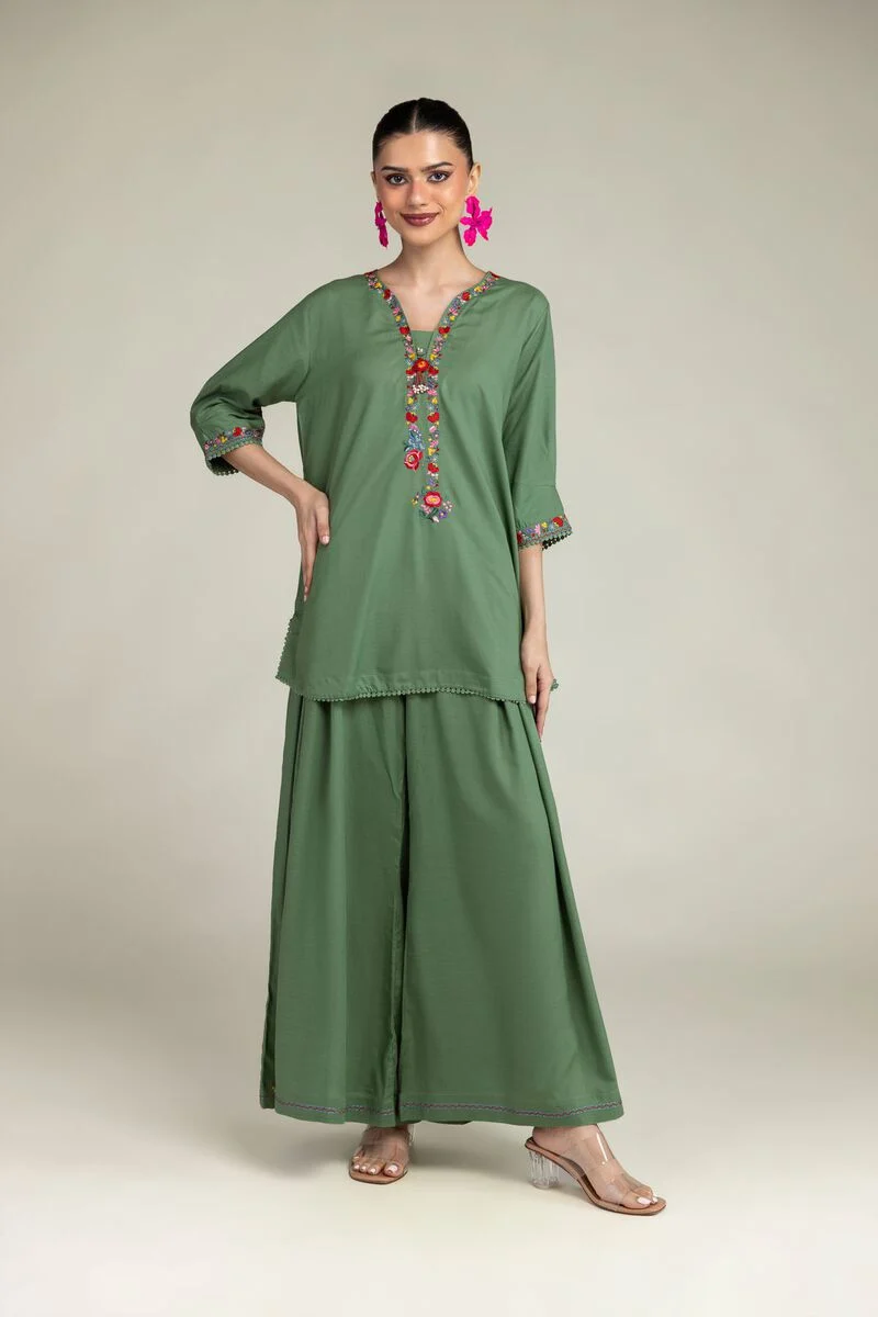 GREEN FLORAL EMBROIDERED RAW SILK SUIT