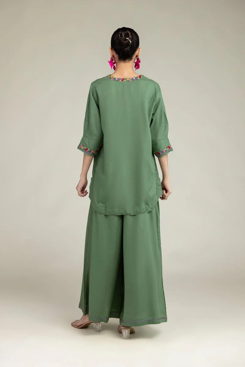 GREEN FLORAL EMBROIDERED RAW SILK SUIT
