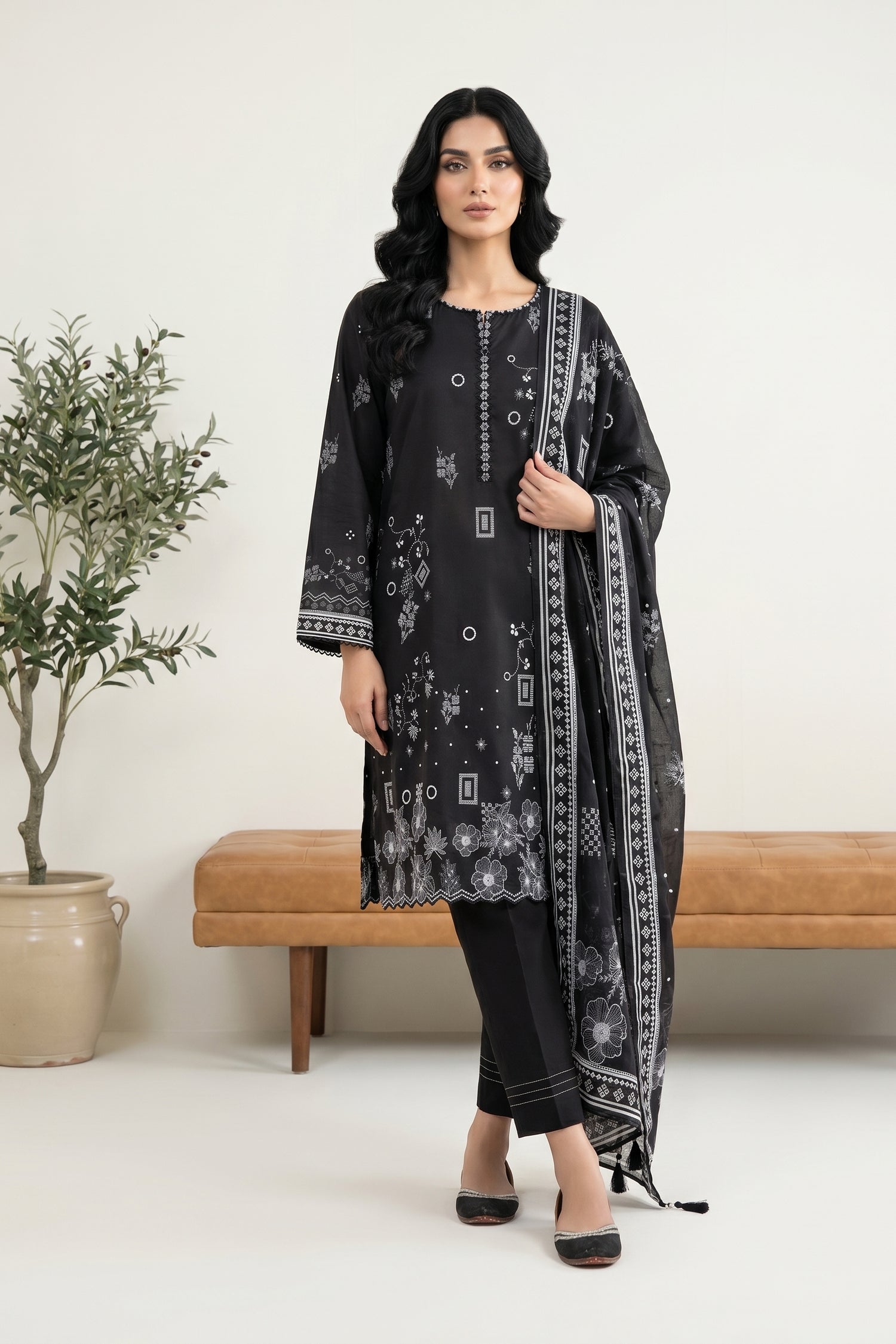LAKHANY 03 PIECE STITCHED MONOCHROME PRINTED LAWN