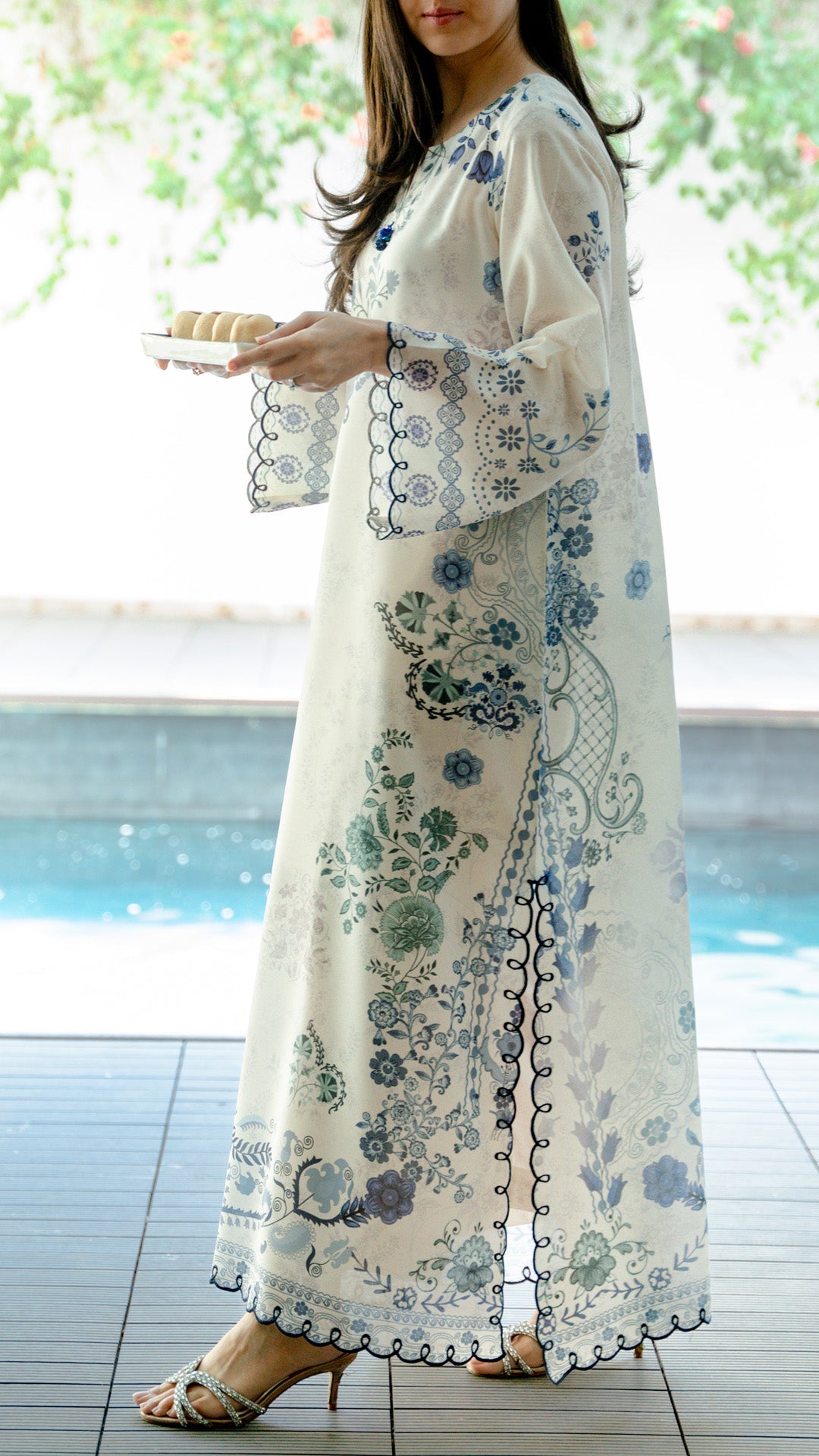 SOLE KAFTAN AND IZAAR