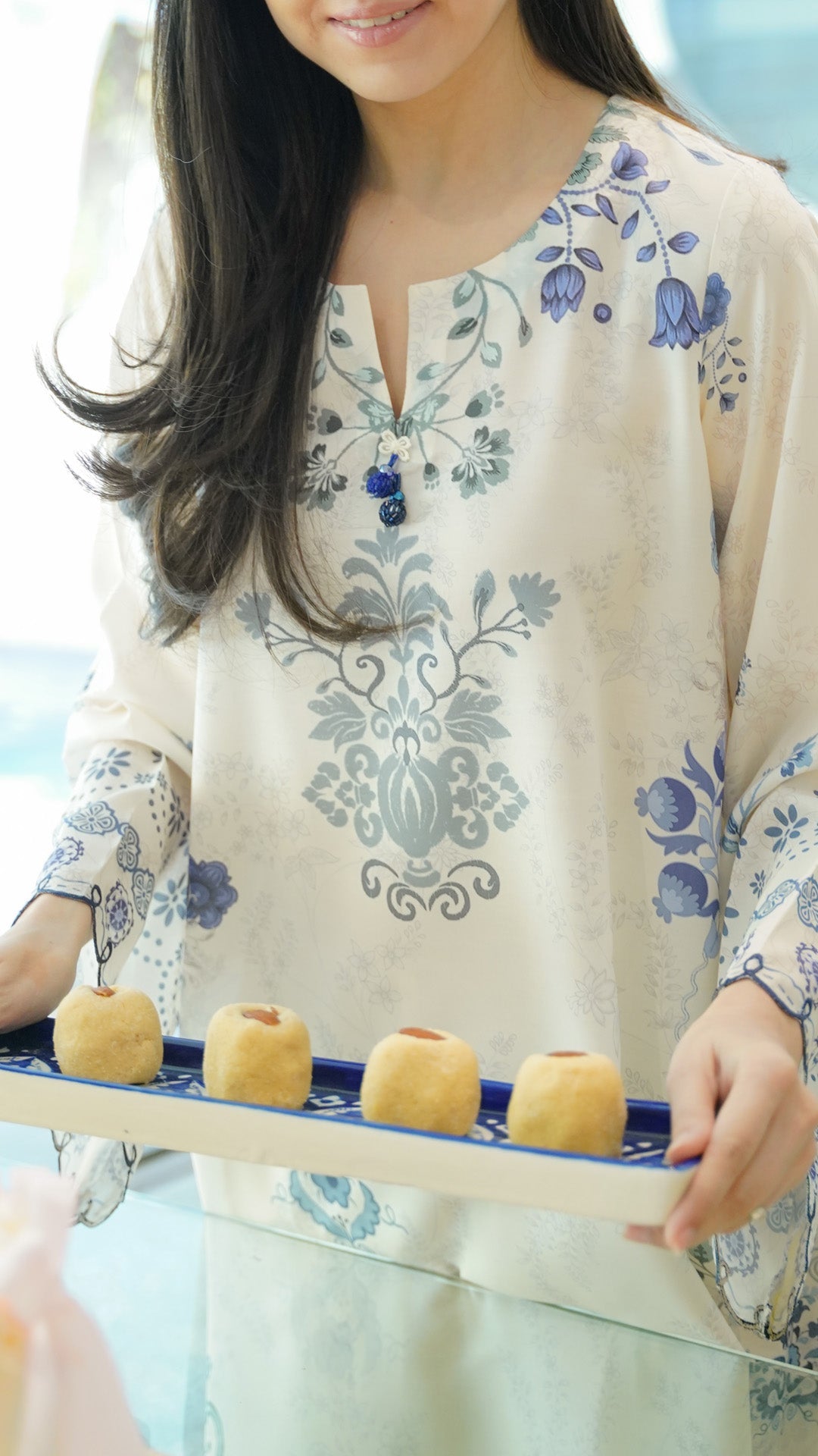 SOLE KAFTAN AND IZAAR