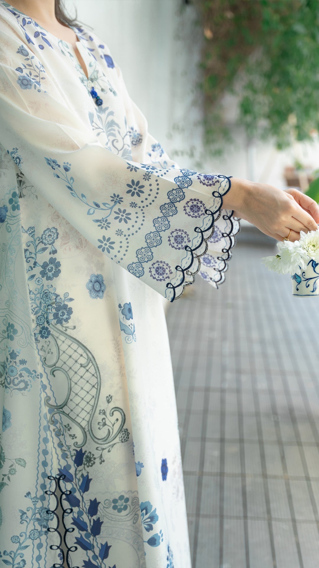 SOLE KAFTAN AND IZAAR
