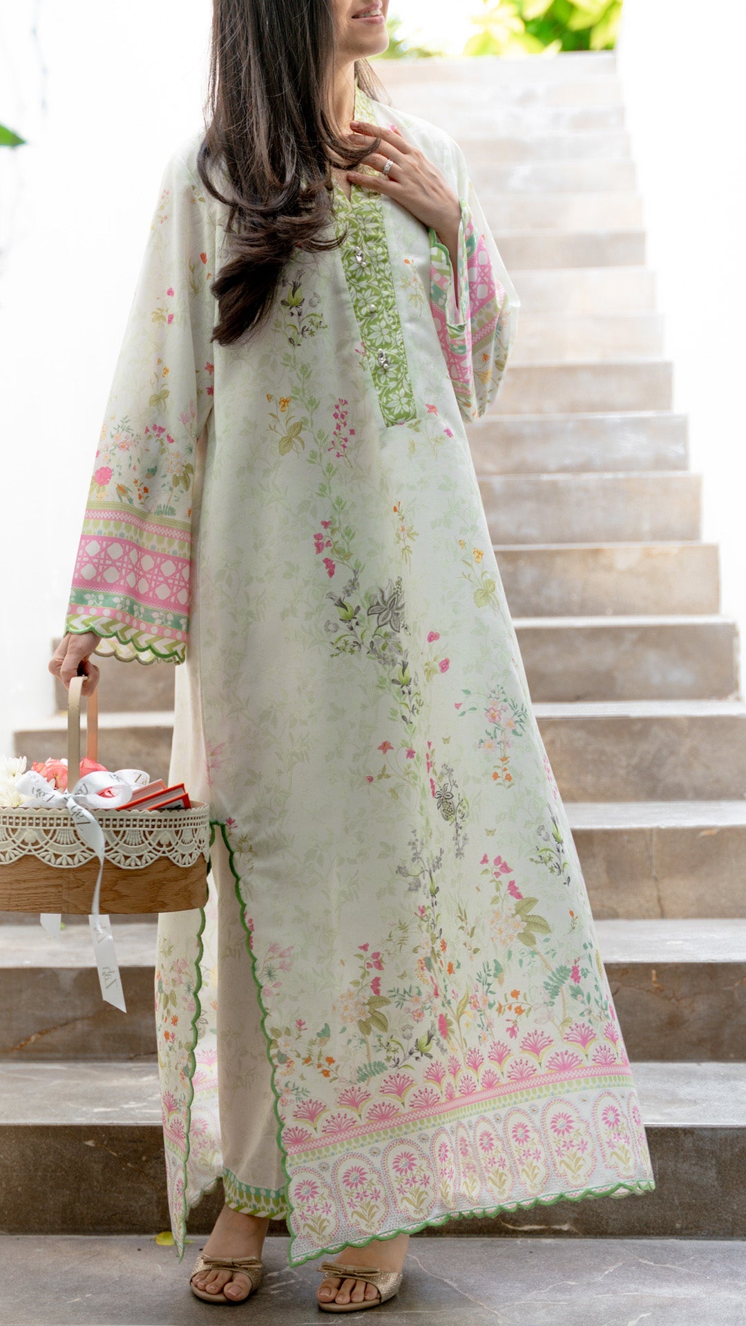 VELA KAFTAN AND IZAAR