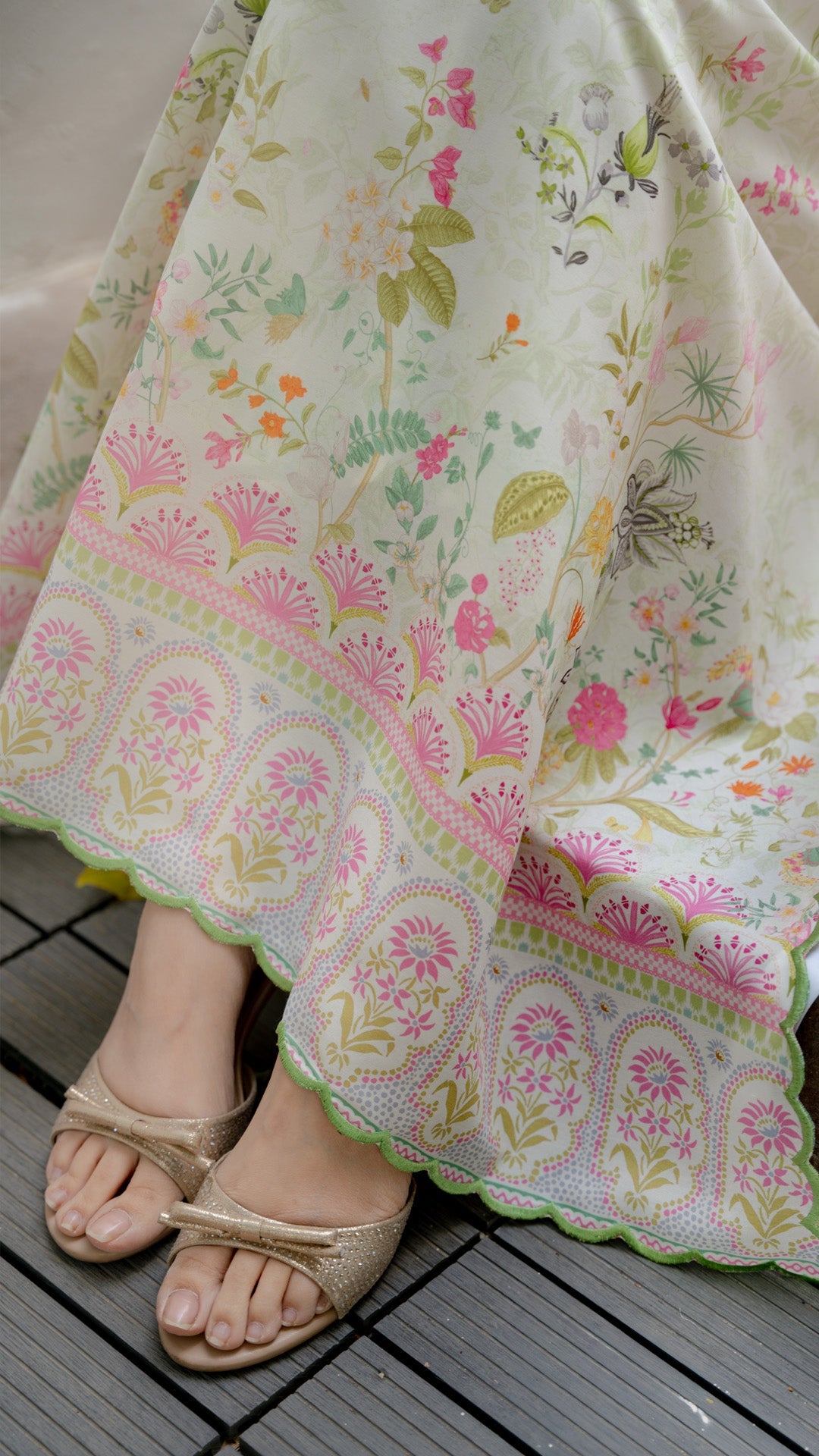 VELA KAFTAN AND IZAAR