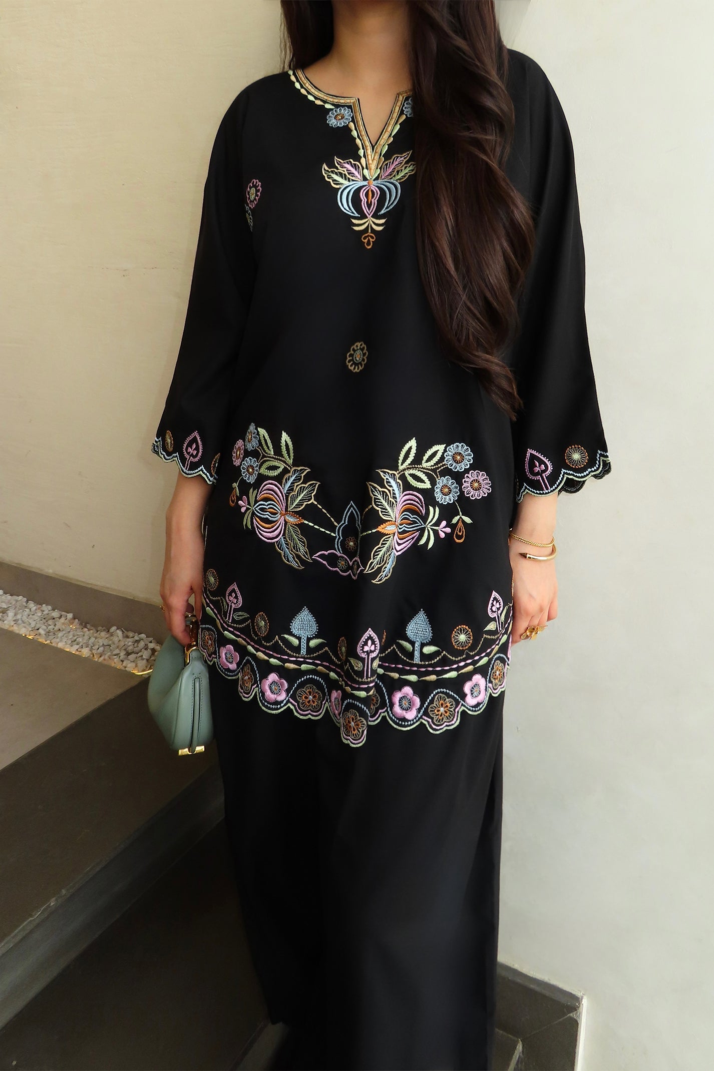 ELARA BLACK