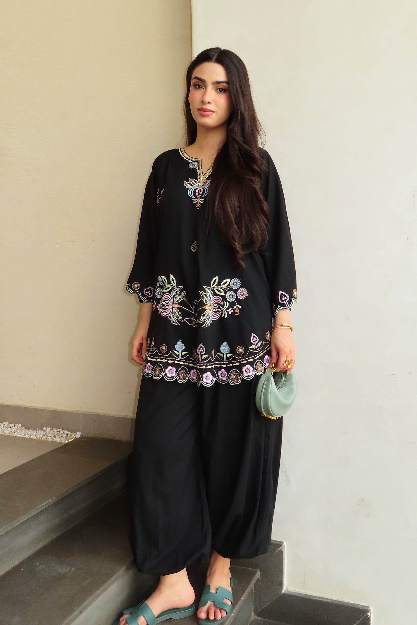 ELARA BLACK