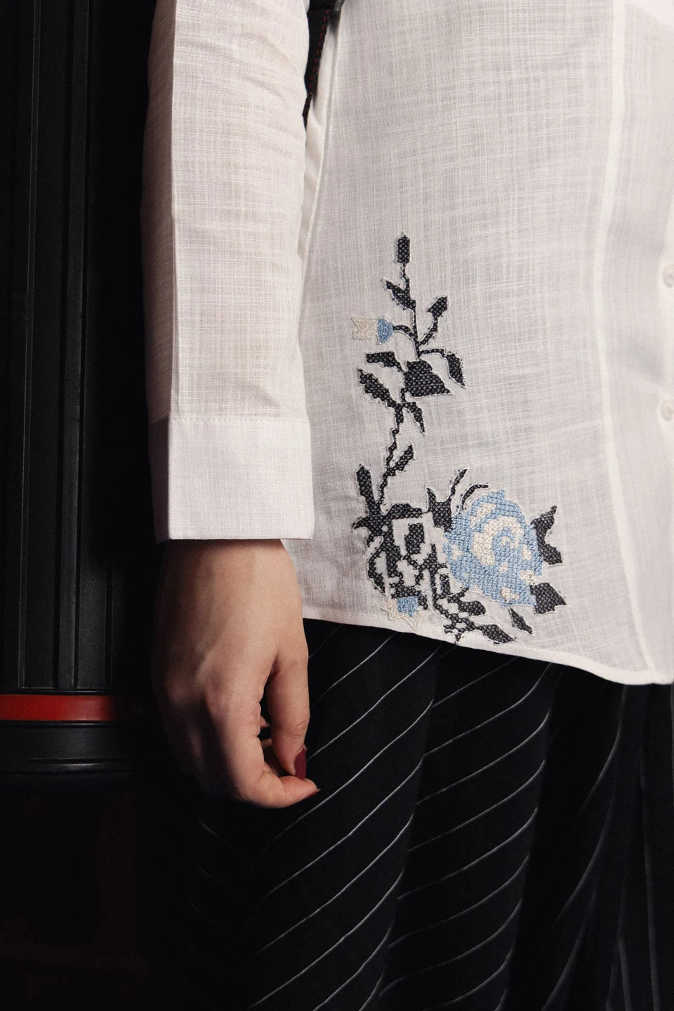 BUTTON UP