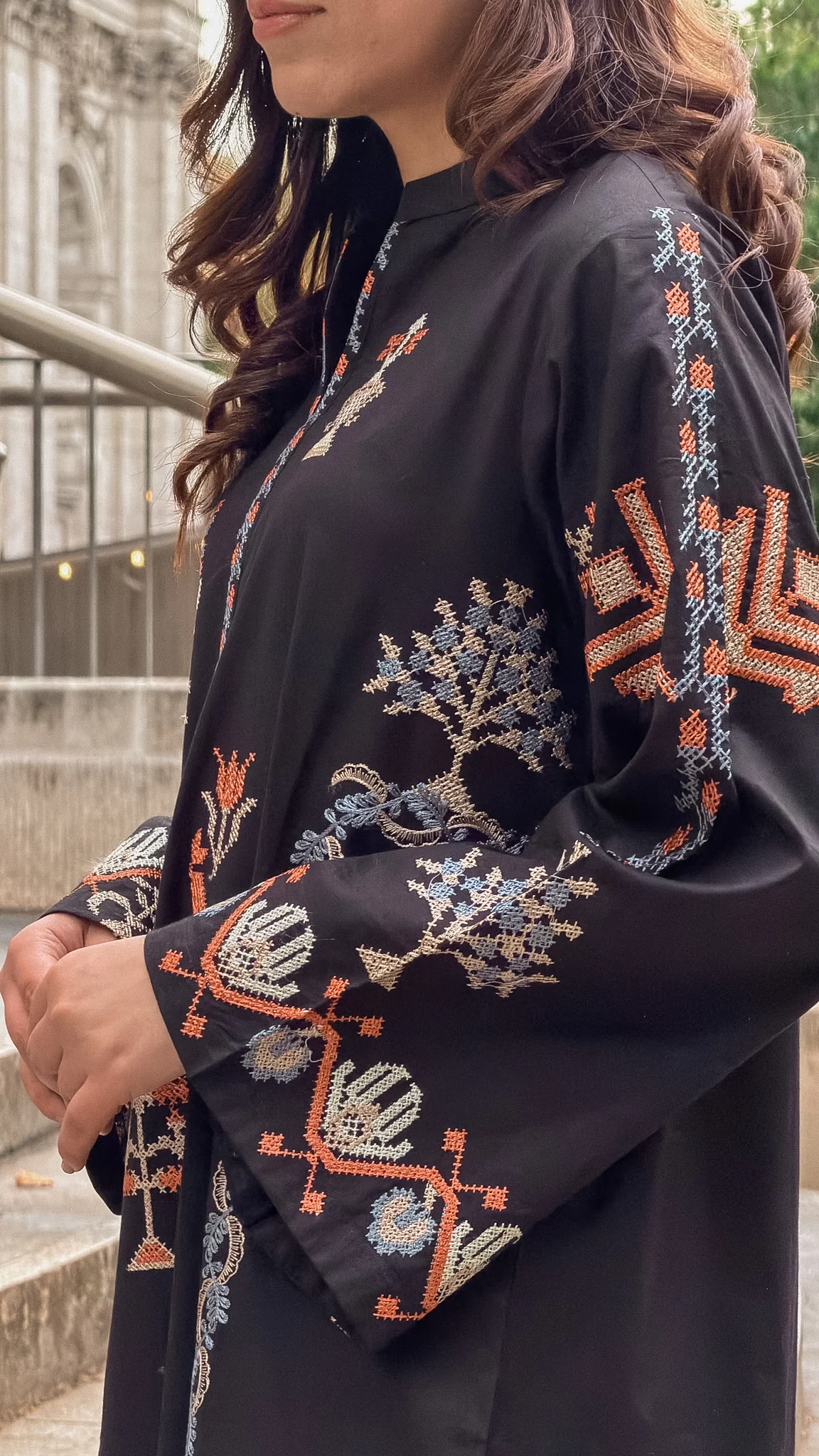 ONYX - BLACK EMBROIDERED KAFTAN
