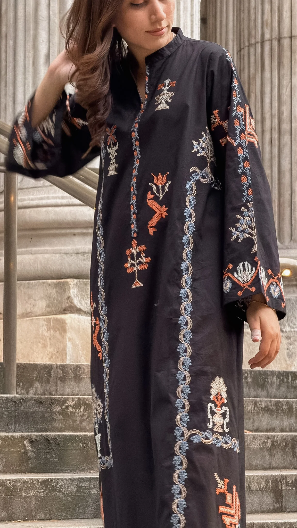 ONYX - BLACK EMBROIDERED KAFTAN