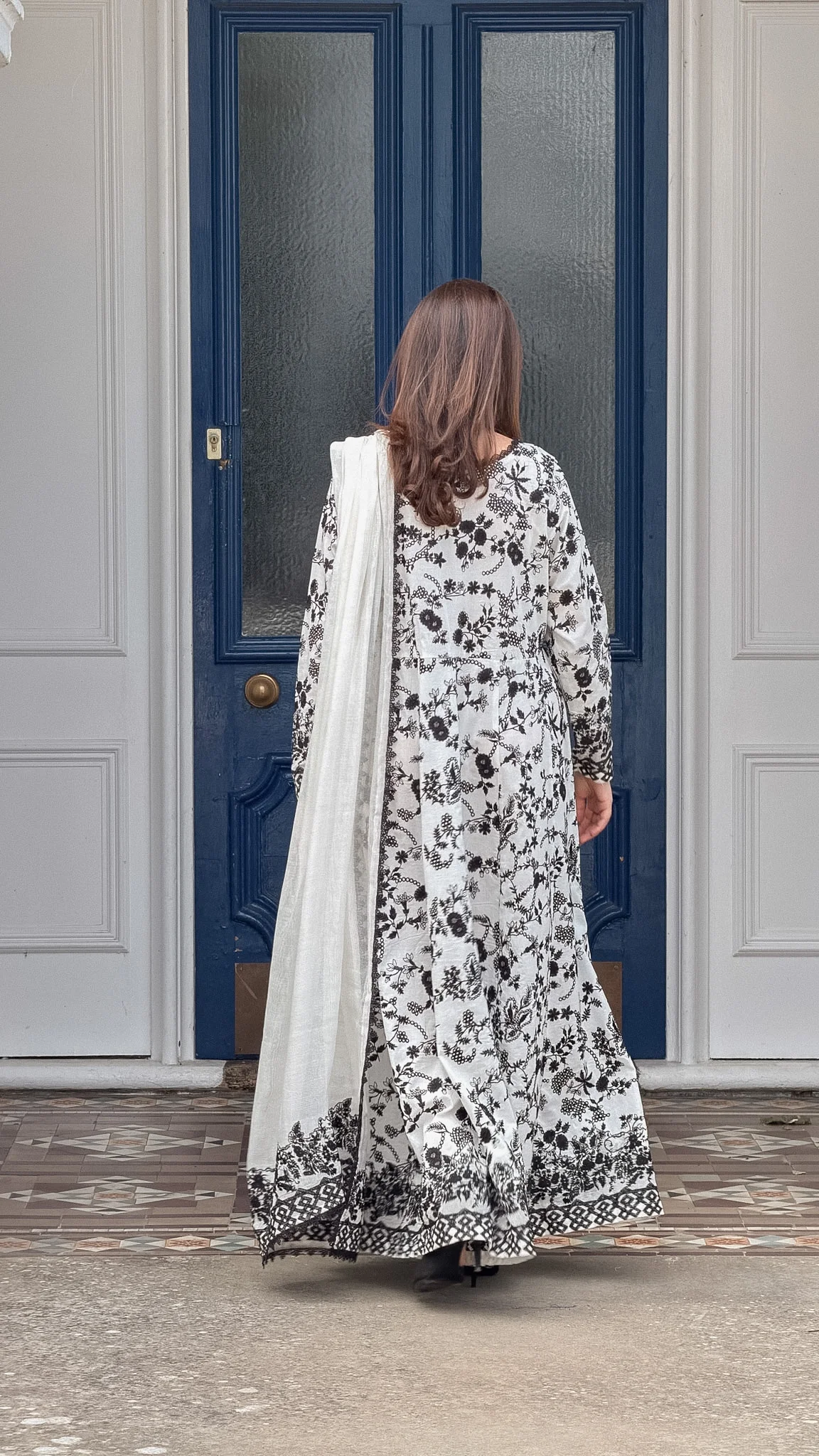 AMELIA - WHITE EMBROIDERED KALIDAR