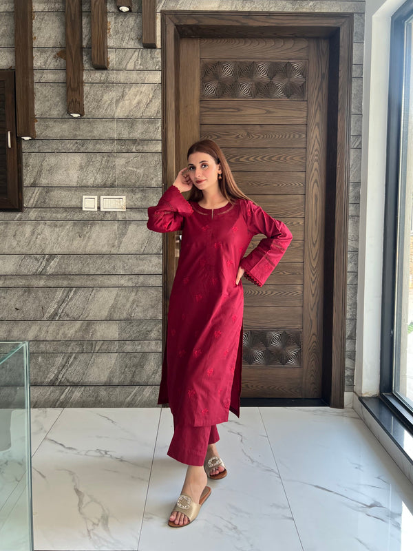 MAROON AMBER