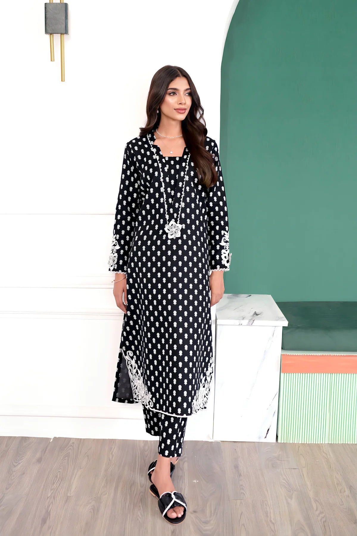 BLACK FALL EMBROIDERED SET NPA2-23338