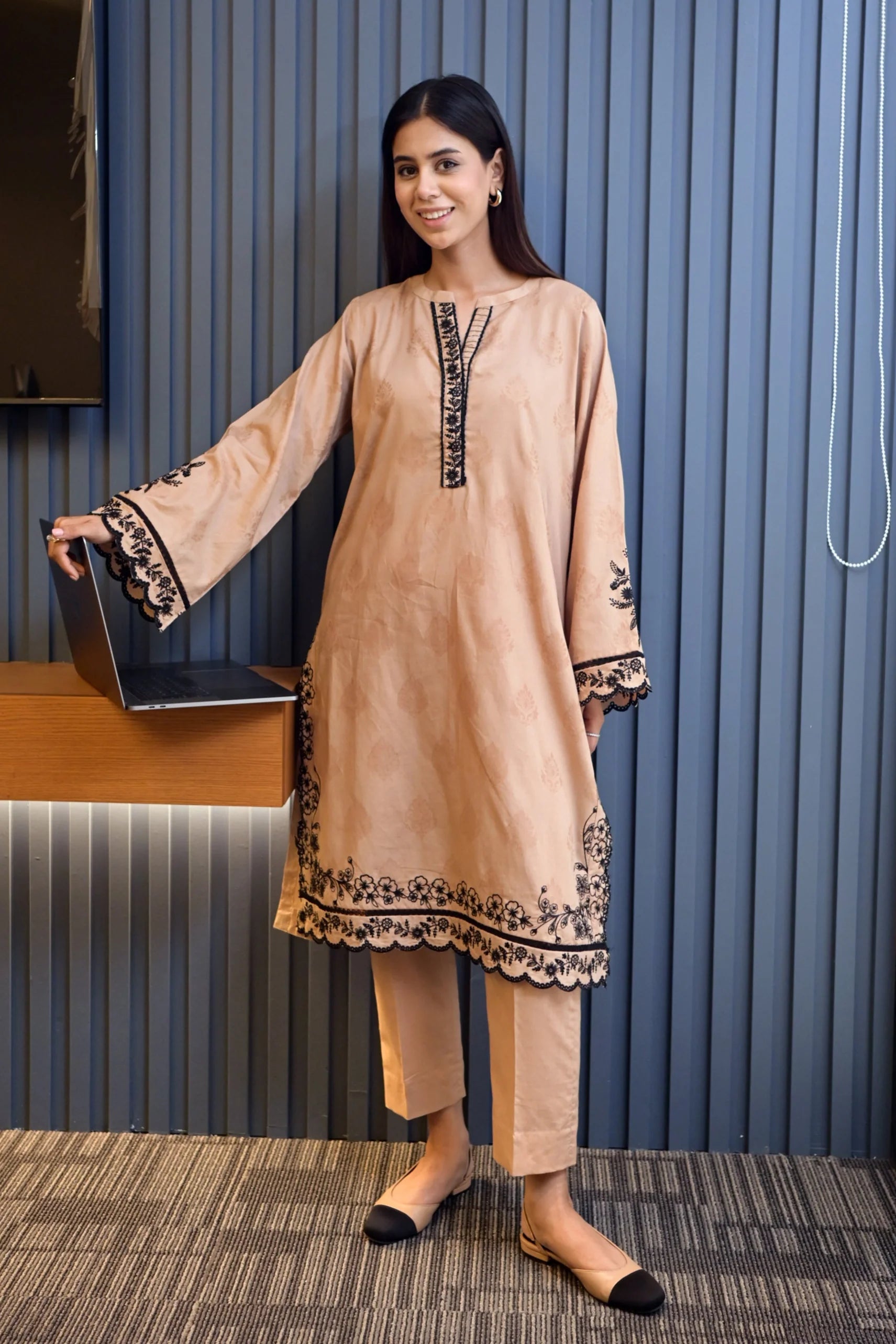01 PIECE READY TO WEAR EMBROIDERED COTTON JACQUARD SHIRT