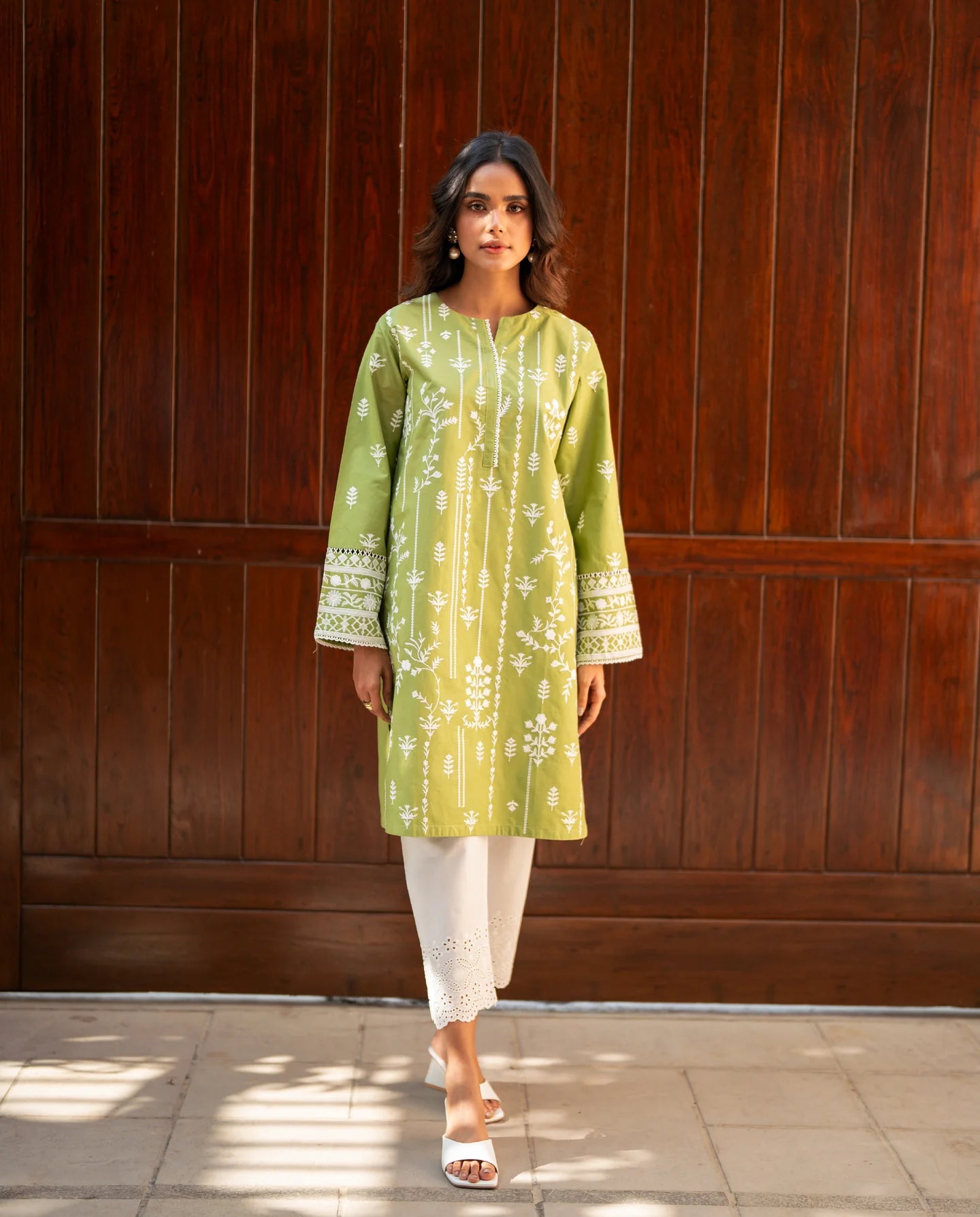 OLIVE GREEN EMBROIDERED KURTA