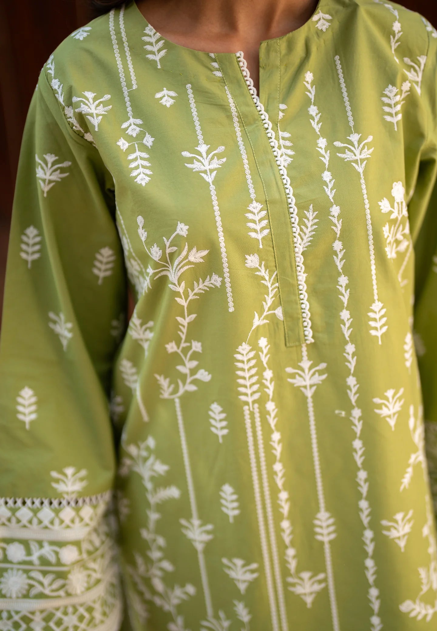 OLIVE GREEN EMBROIDERED KURTA