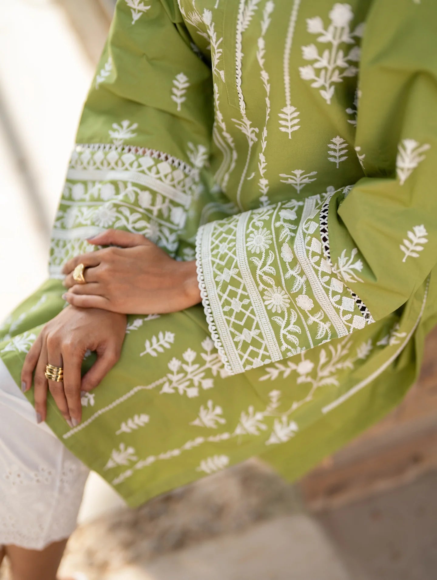 OLIVE GREEN EMBROIDERED KURTA
