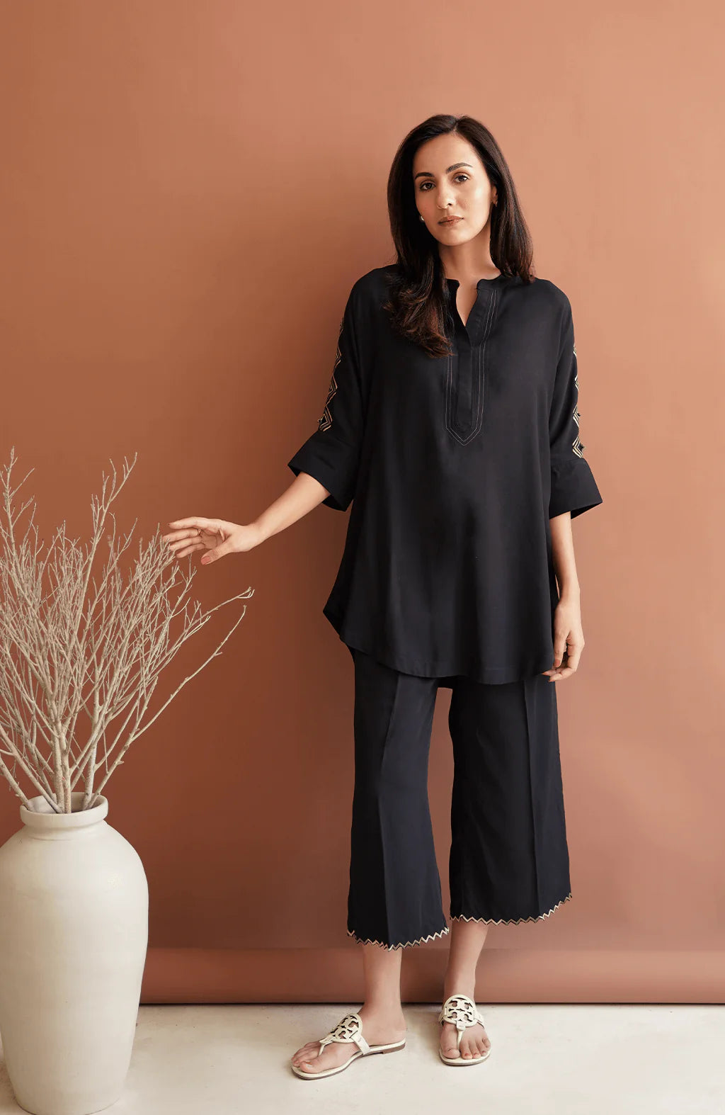ONYX BLACK