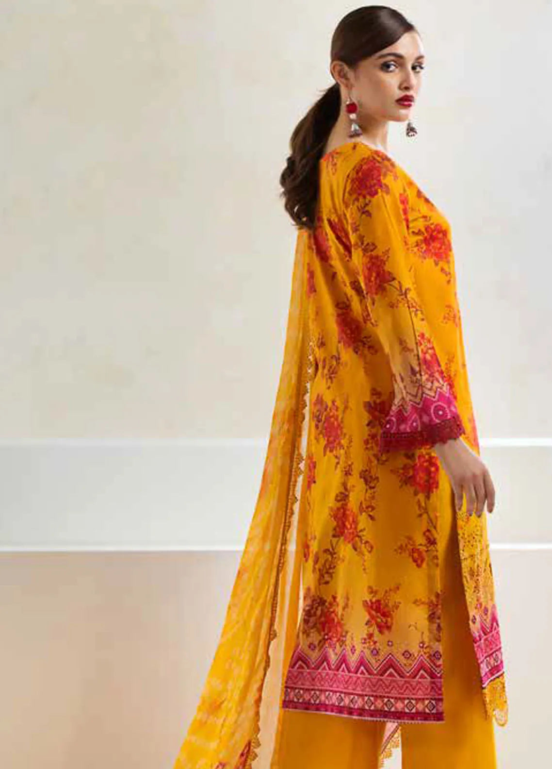 CHIKANKARI LAWN SUIT RA24A AF-86