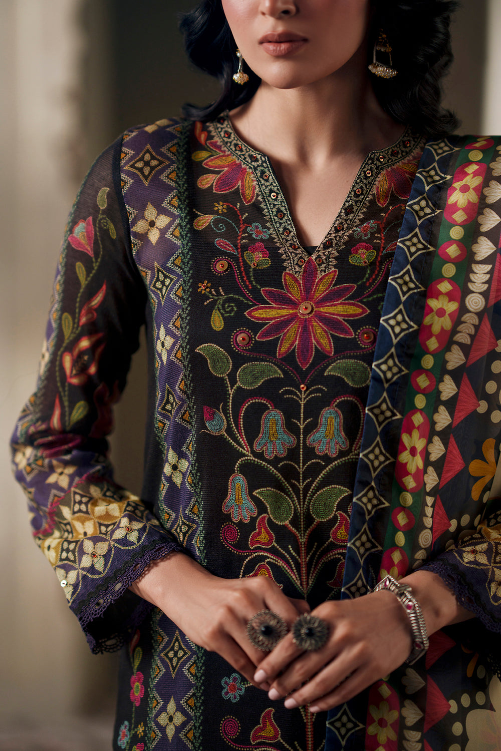 EMBROIDERED SUIT - JET BLACK | E4004/103/902