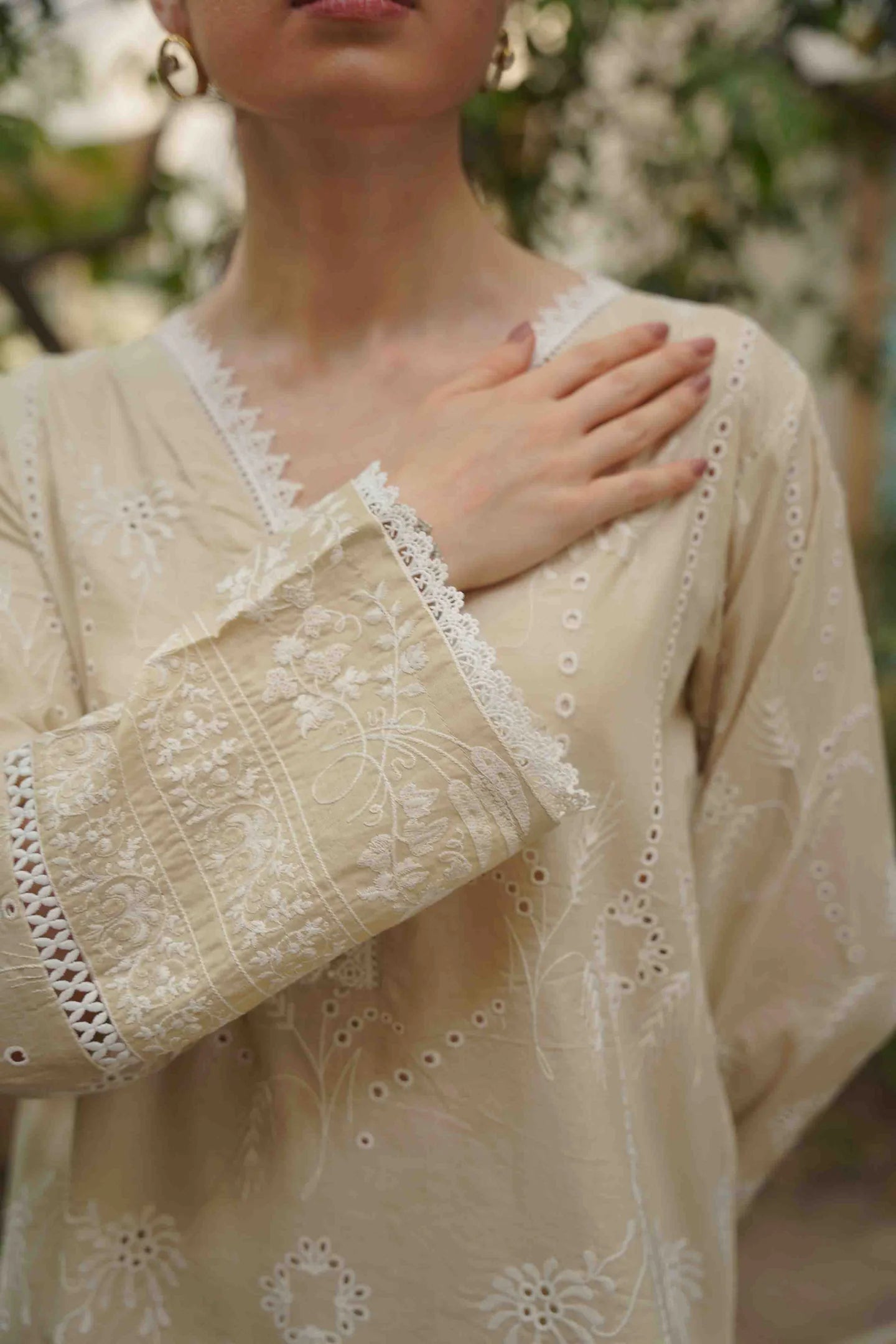 MOON FLOWER - CREAM SCHIFFLI CO-ORD SET