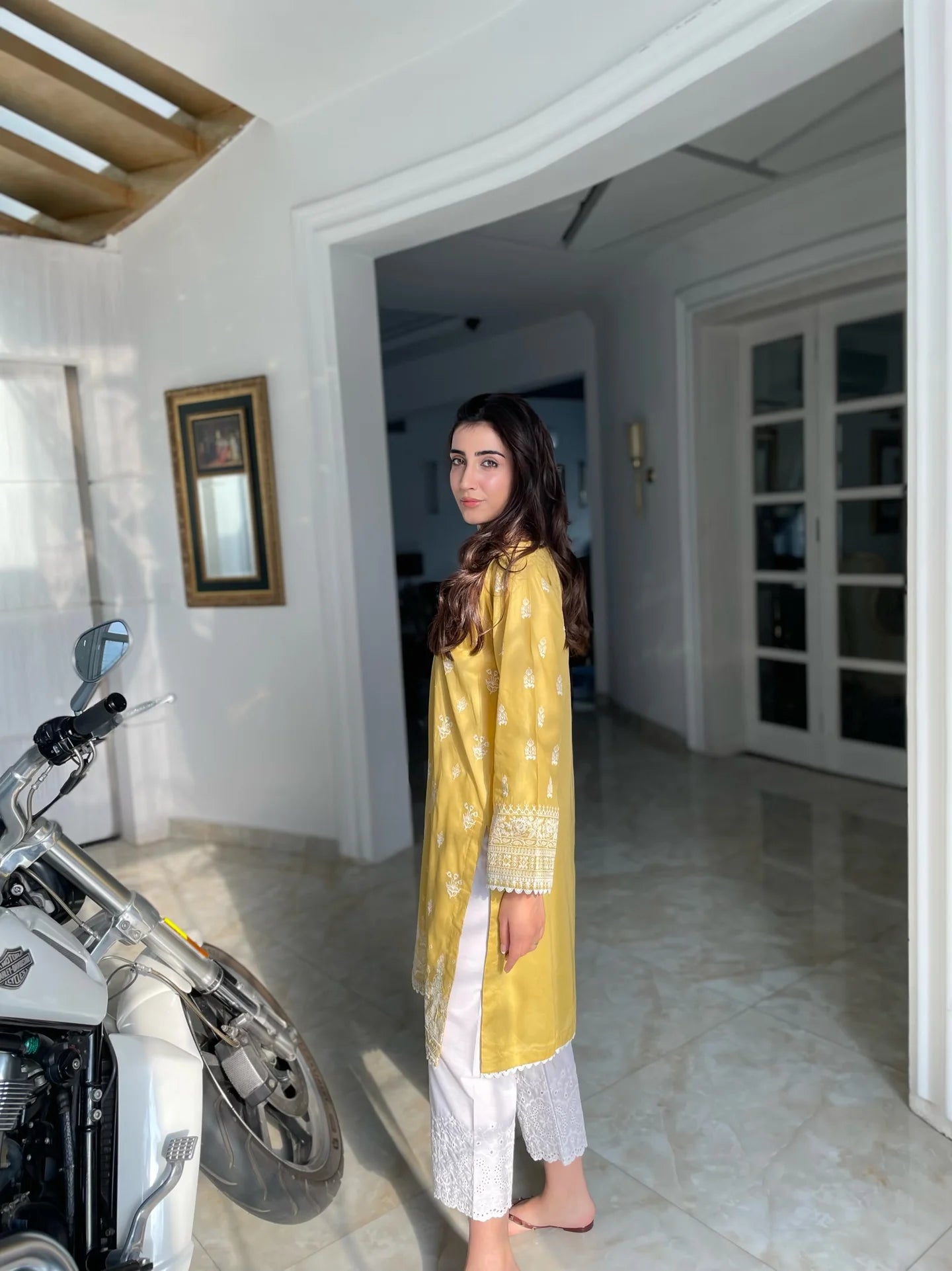 EVOCATIVE KURTA -BUMBLEBEE