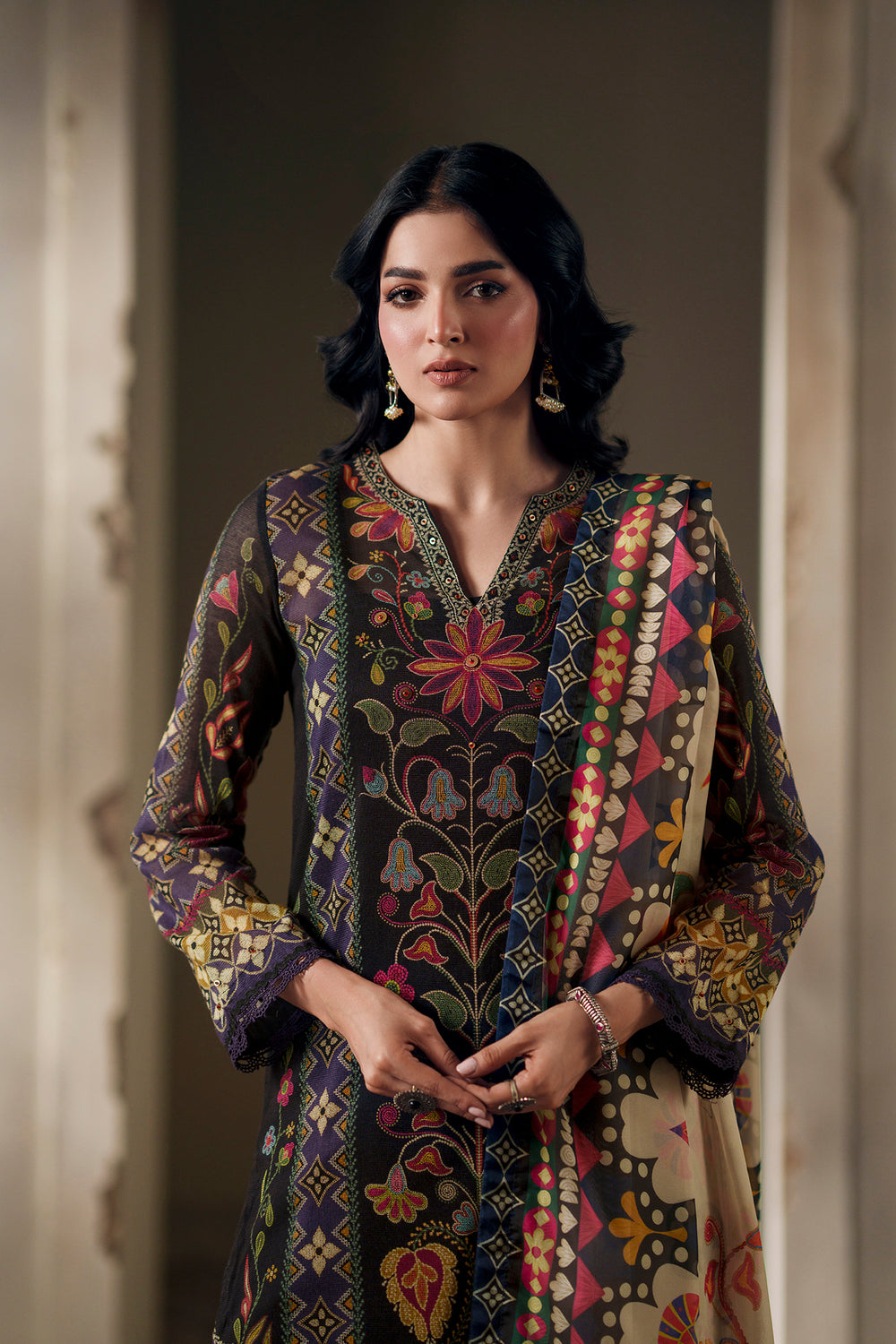 EMBROIDERED SUIT - JET BLACK | E4004/103/902