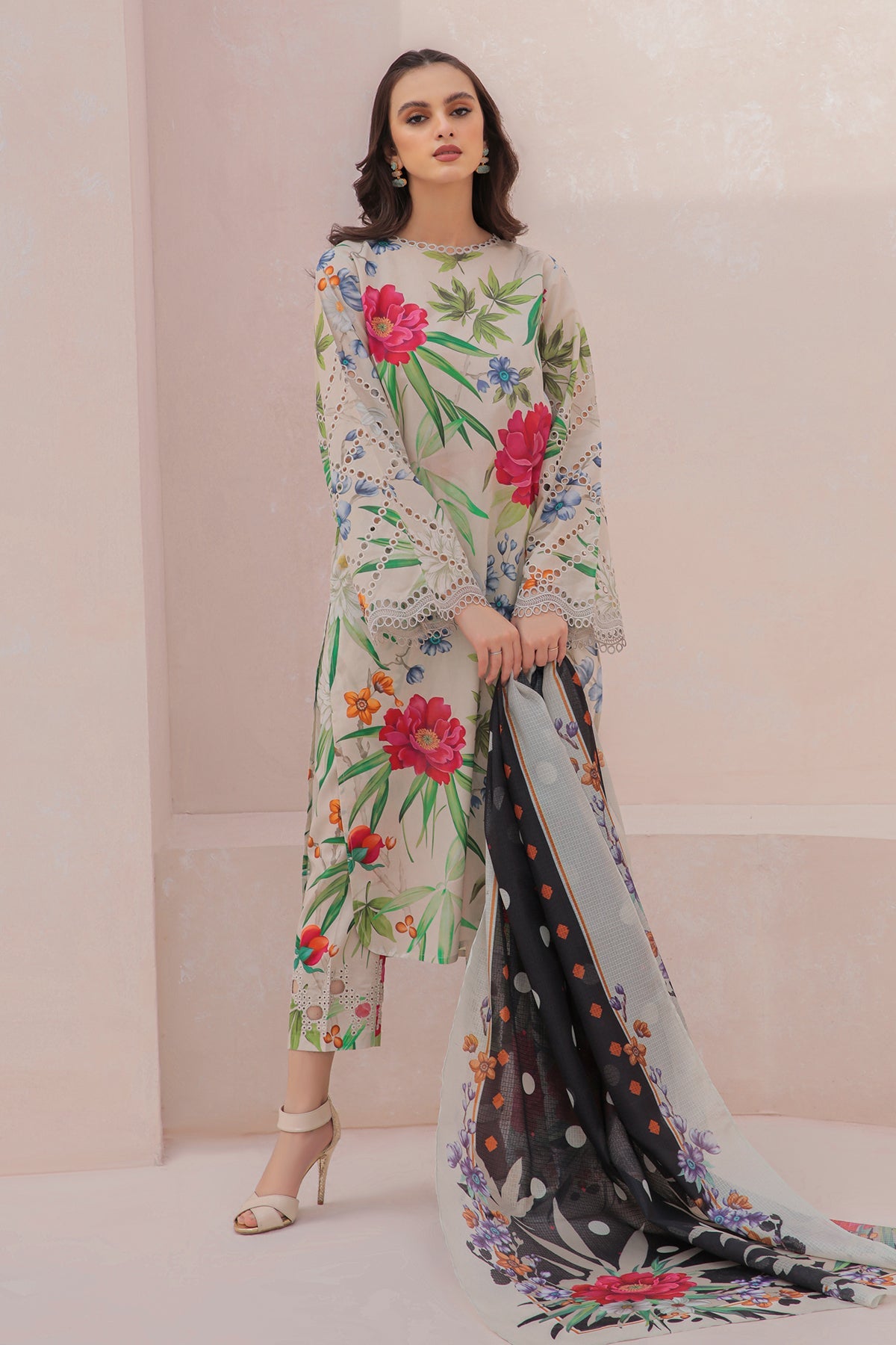 BAROQUE EMBROIDERED LAWN UF 332